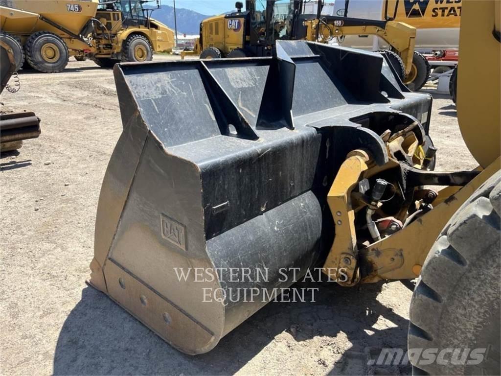 CAT 930M Wheel loaders