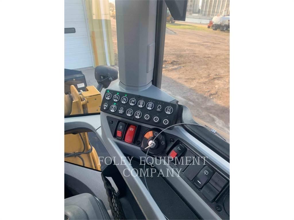 CAT 930M Wheel loaders