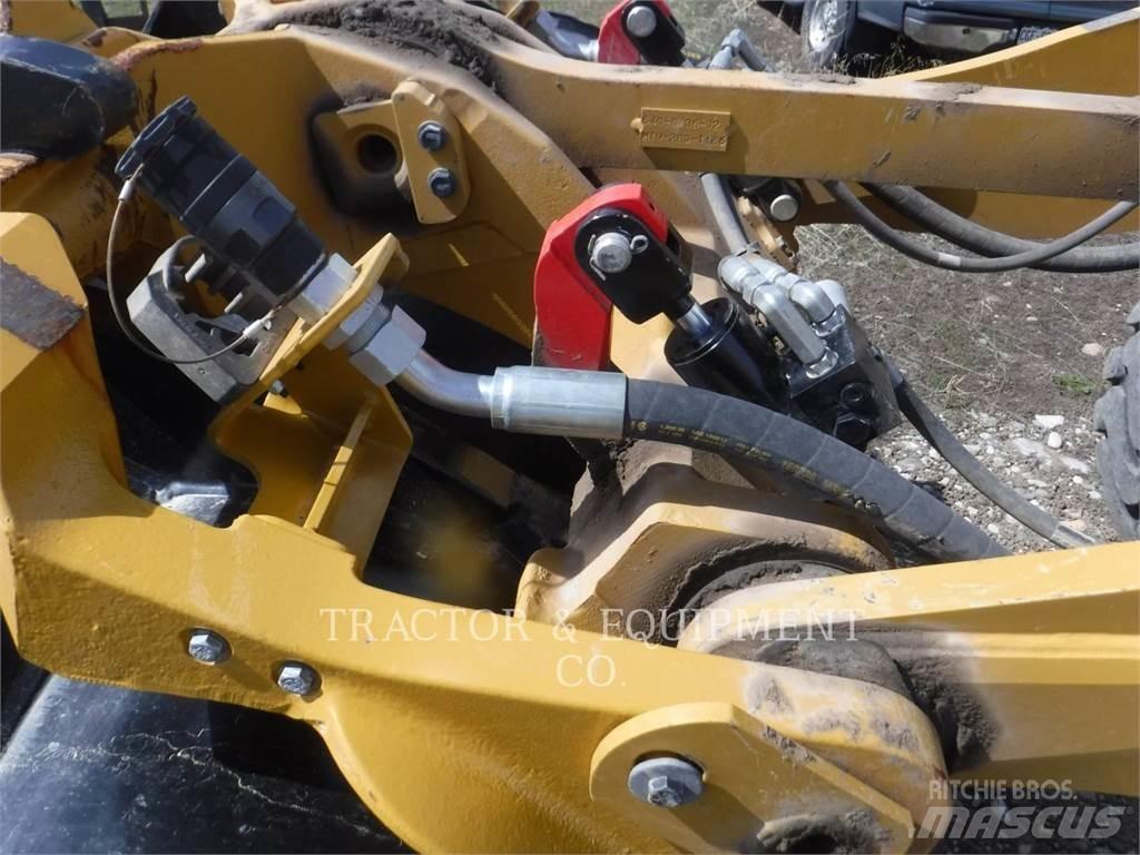 CAT 938M Wheel loaders