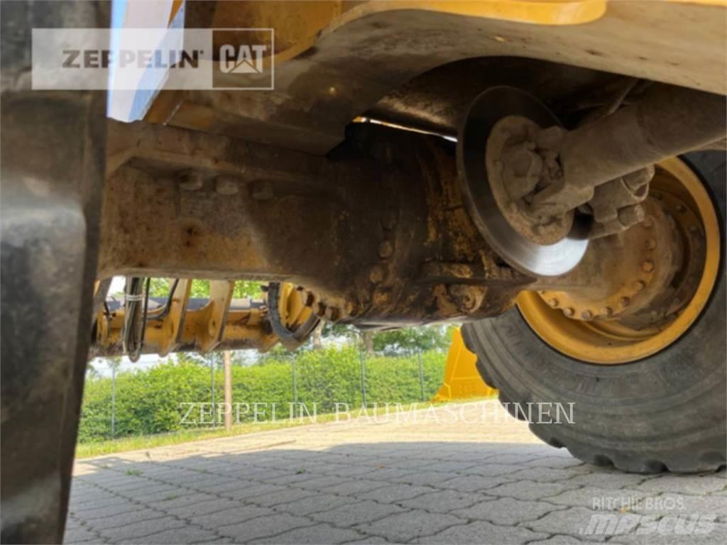 CAT 938M Wheel loaders