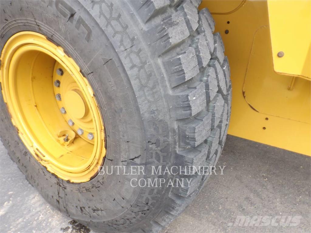 CAT 938M Wheel loaders
