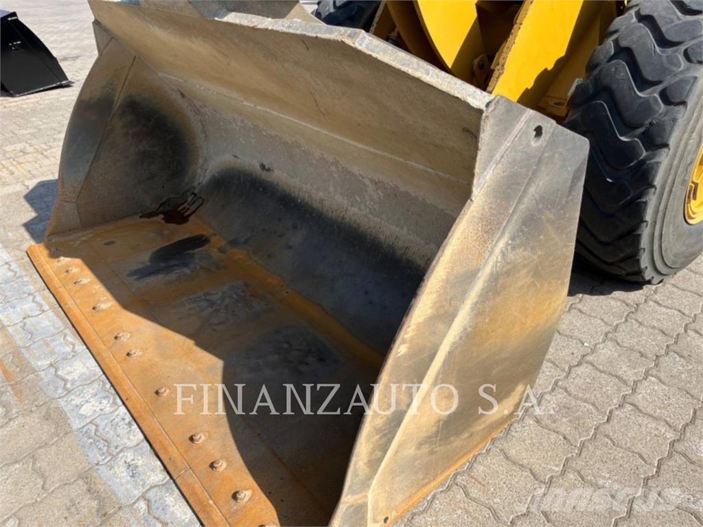 CAT 938M Wheel loaders