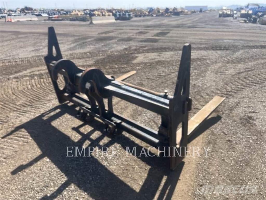 CAT 938M FC FK Forks