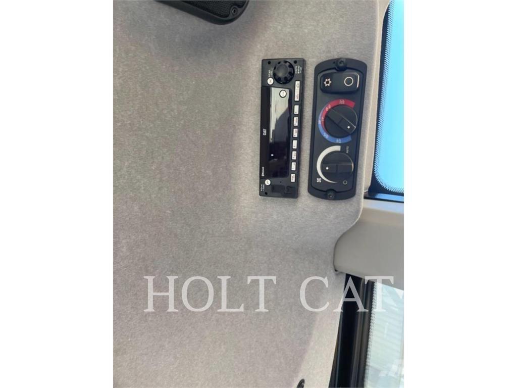 CAT 953 QC Crawler FEL's