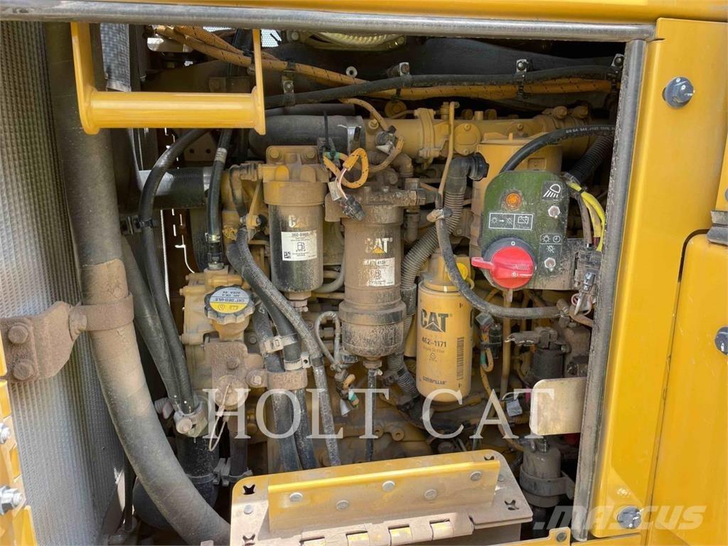 CAT 953 QC Crawler FEL's