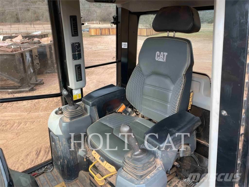 CAT 953 QC Crawler FEL's