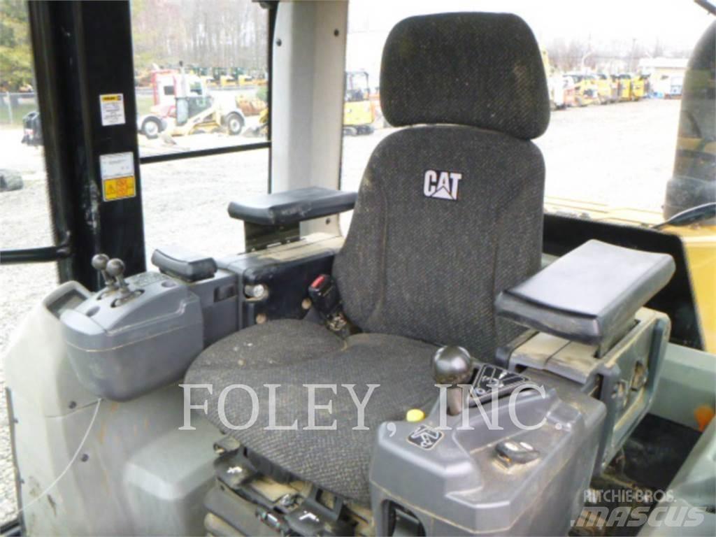 CAT 953D Crawler FEL's