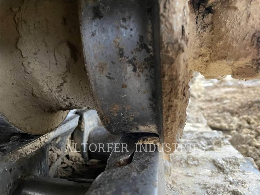 CAT 953D Crawler FEL's