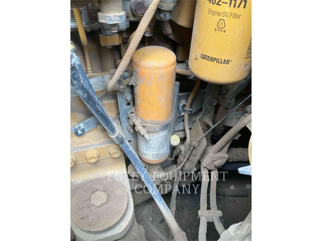 CAT 953D Crawler FEL's