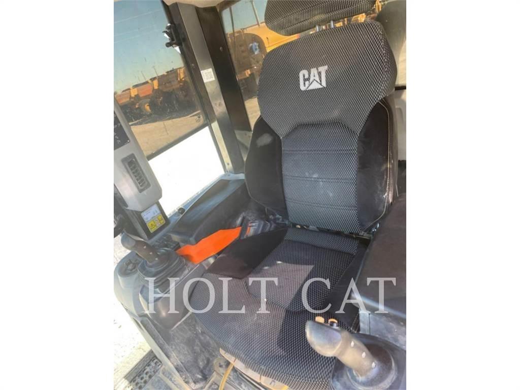 CAT 963 Crawler FEL's