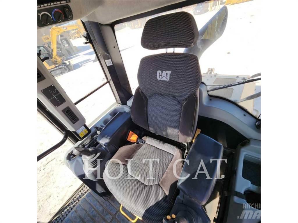 CAT 963 Crawler FEL's