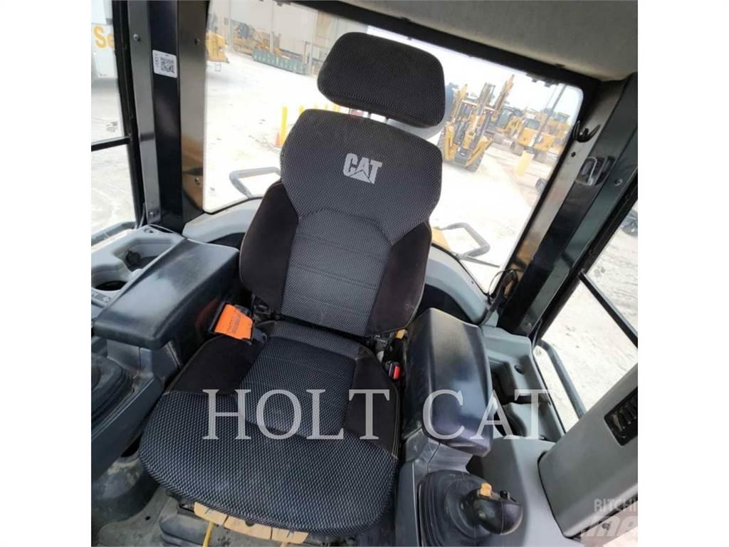 CAT 963 Crawler FEL's