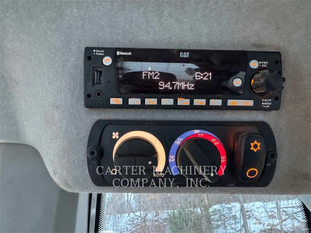 CAT 963 Crawler FEL's
