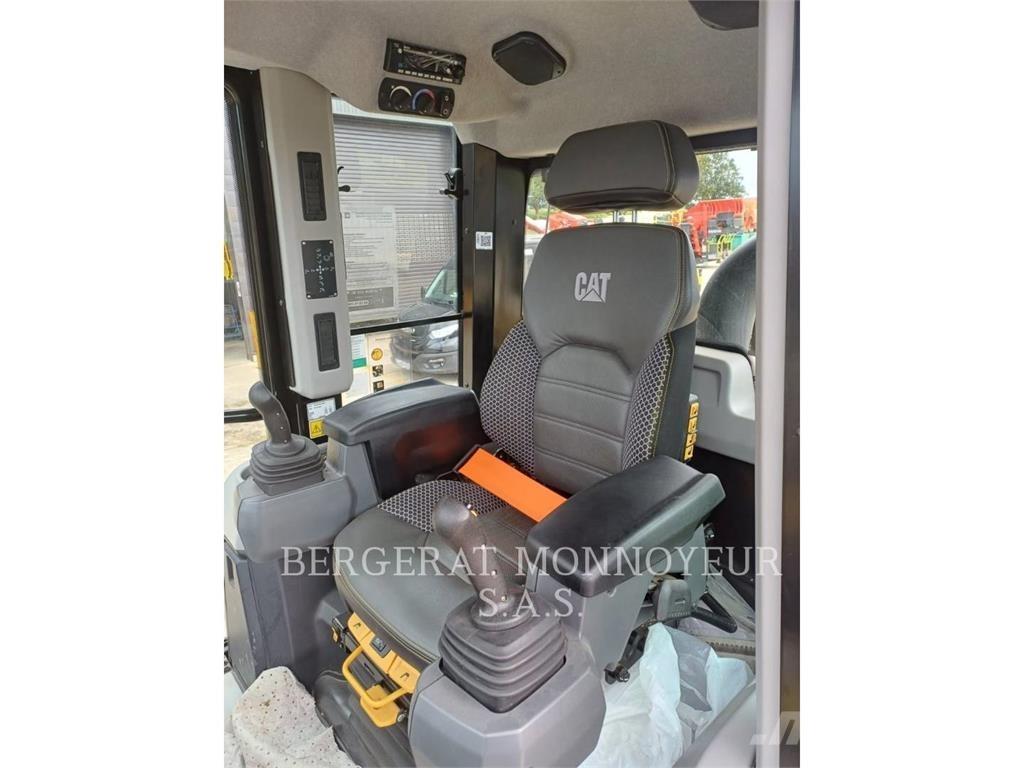 CAT 963 Crawler FEL's