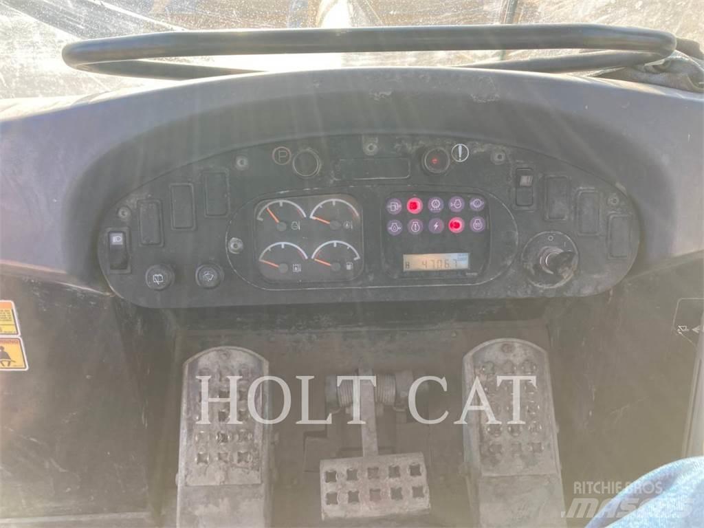 CAT 963C Crawler FEL's