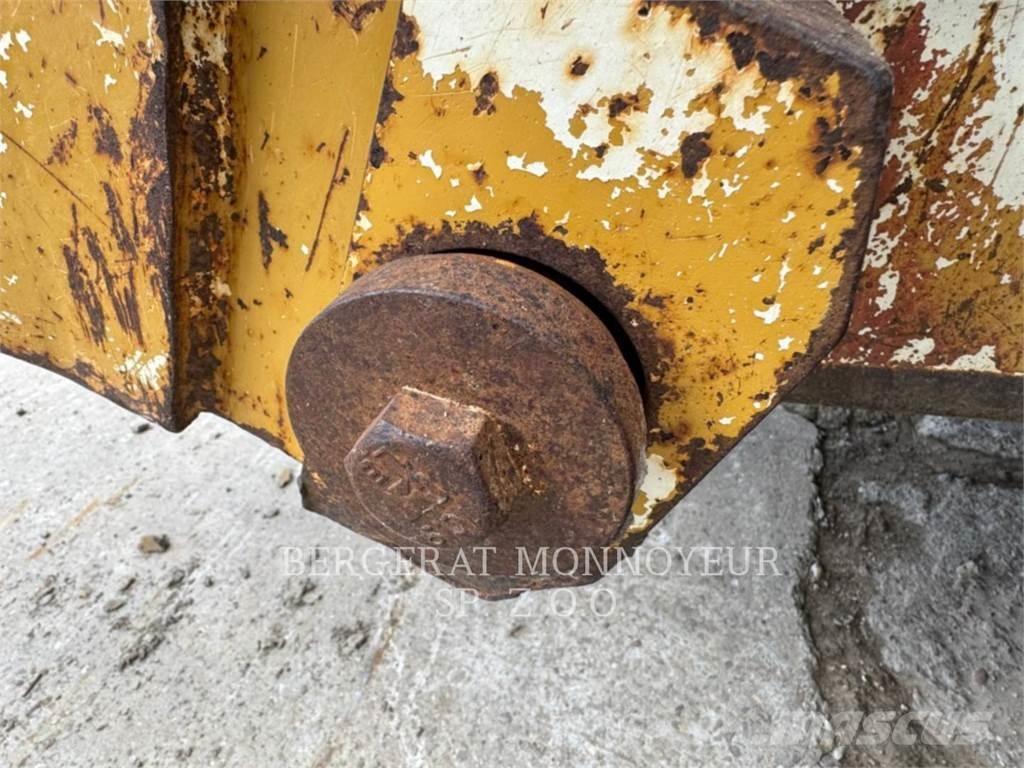 CAT 963C Crawler FEL's