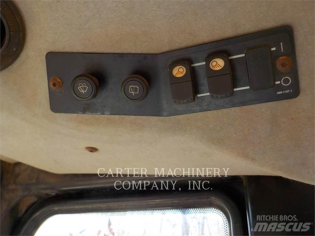 CAT 963D Crawler FEL's