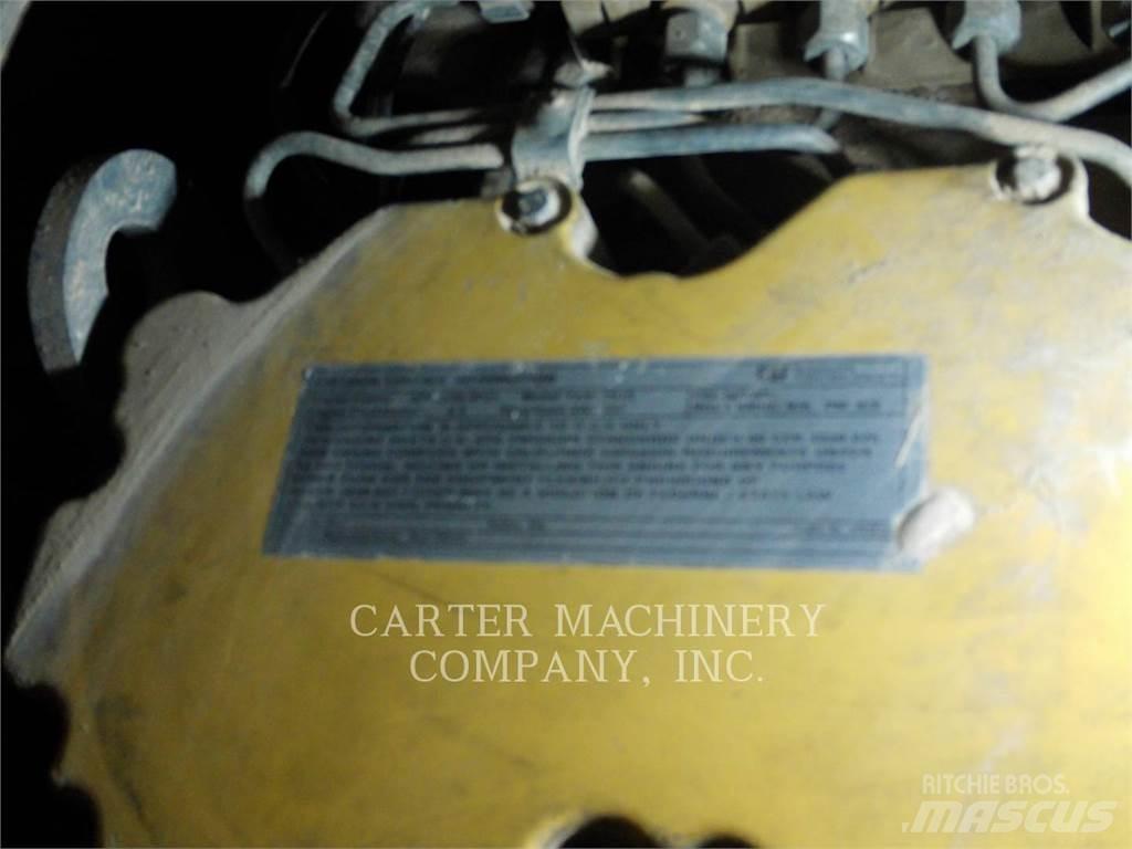 CAT 963D Crawler FEL's
