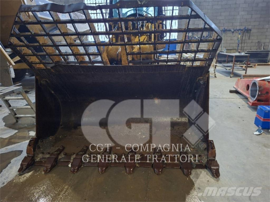 CAT 963D Crawler FEL's