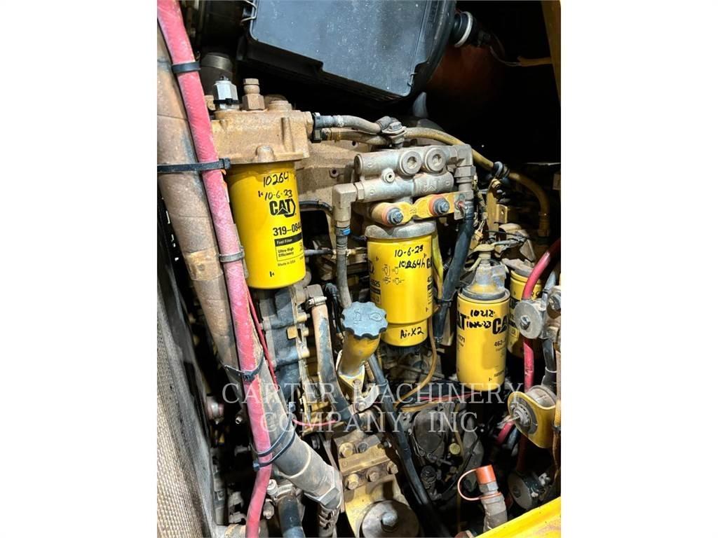CAT 963D WASTE Crawler FEL's