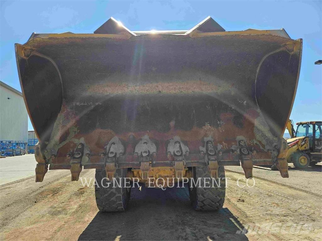 CAT 966M Wheel loaders