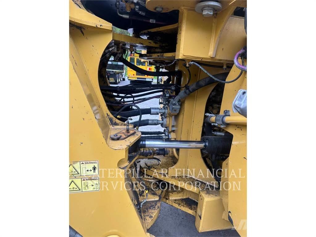 CAT 982M Wheel loaders
