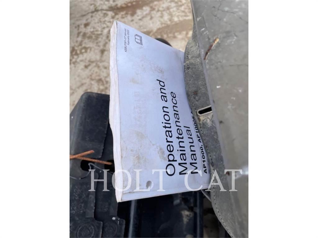 CAT AP1000F Single drum rollers