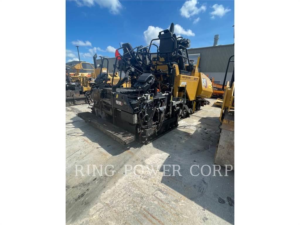 CAT AP555F Asphalt recyclers