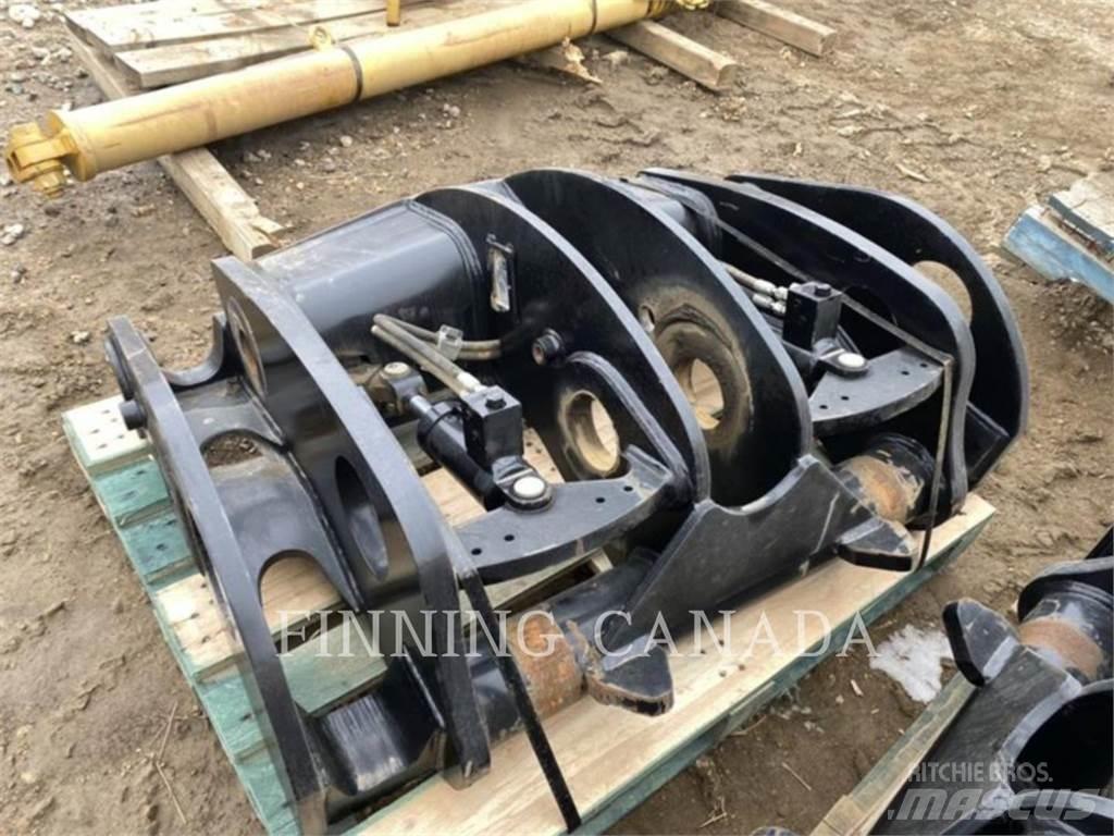 CAT ATTACHMENTS 950M Quick connectors