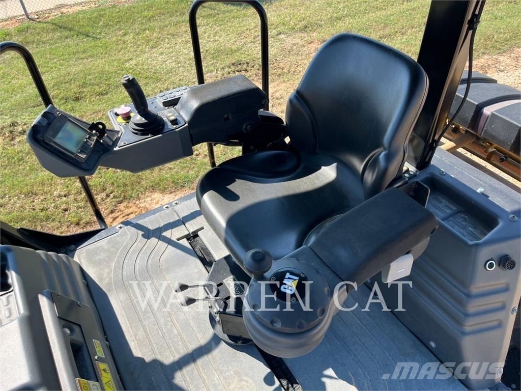 CAT CB8 Soil compactors