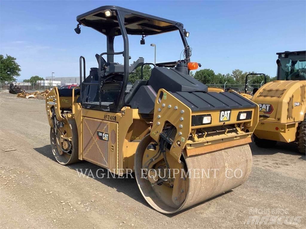 CAT CD8 Soil compactors