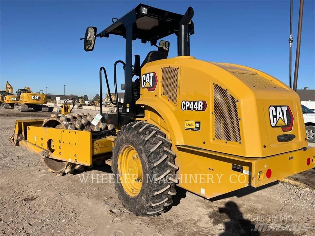 CAT CP44B Single drum rollers