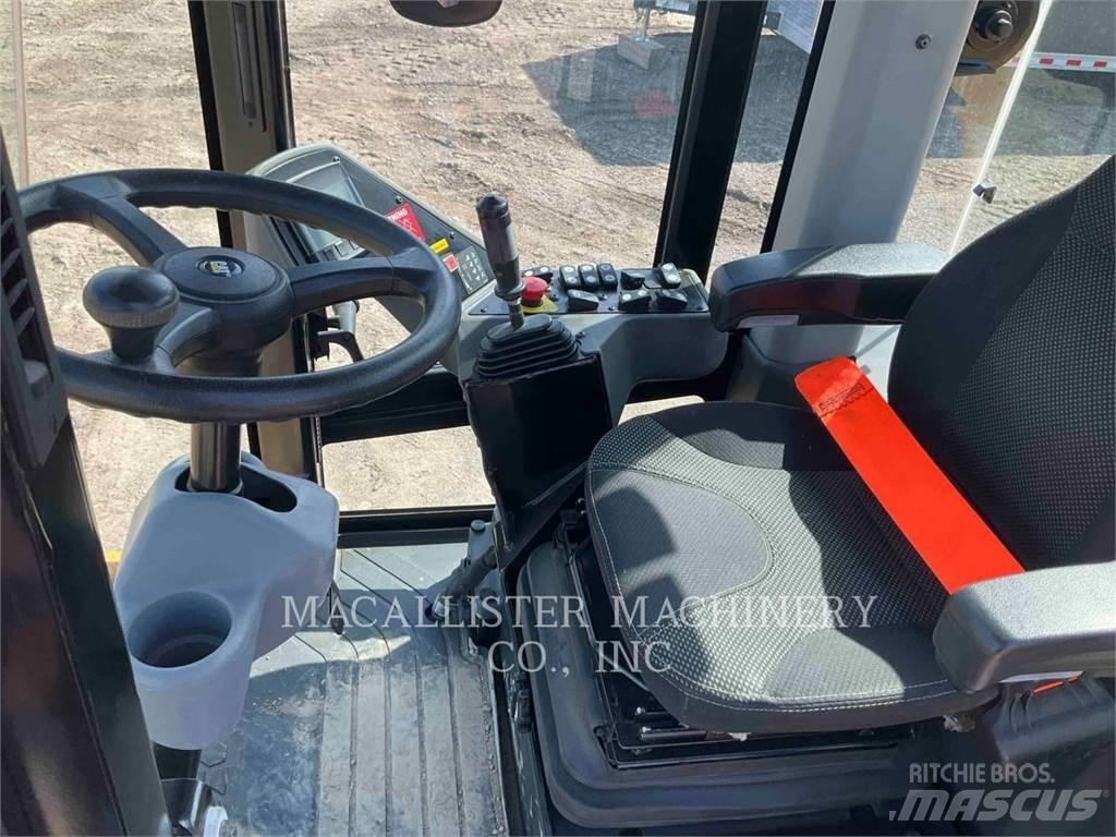CAT CP44B Single drum rollers
