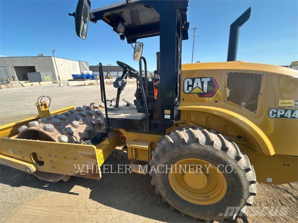 CAT CP44B Single drum rollers