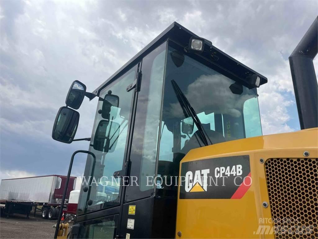 CAT CP44B Soil compactors