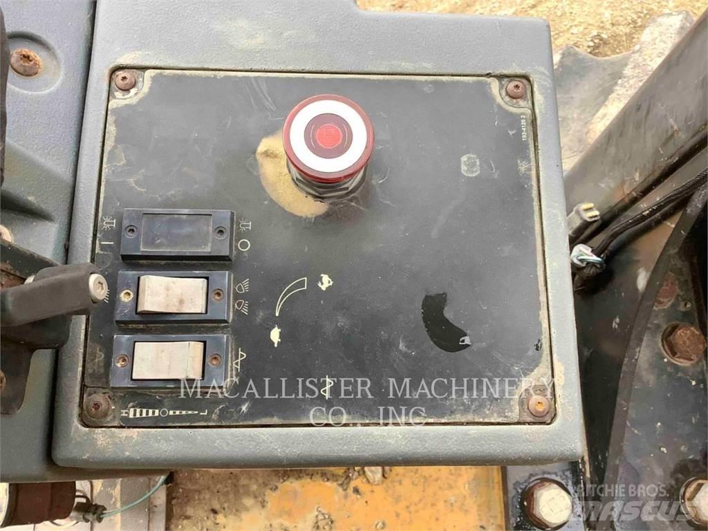 CAT CP563E Single drum rollers