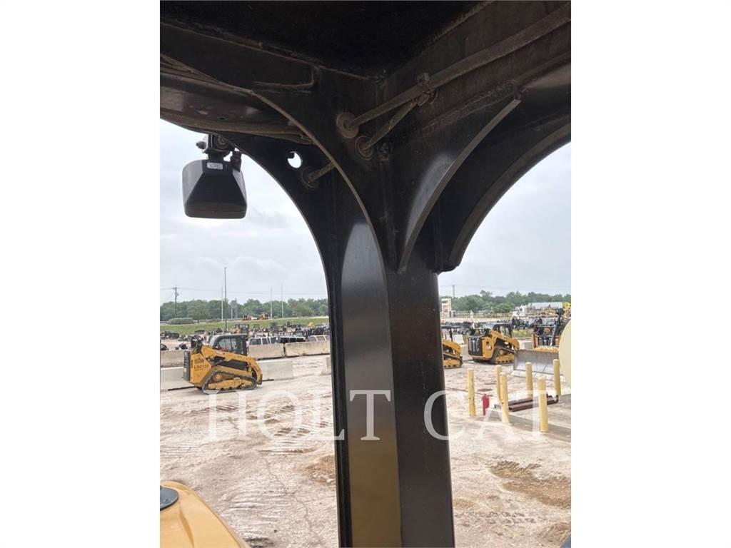 CAT CP56B Single drum rollers