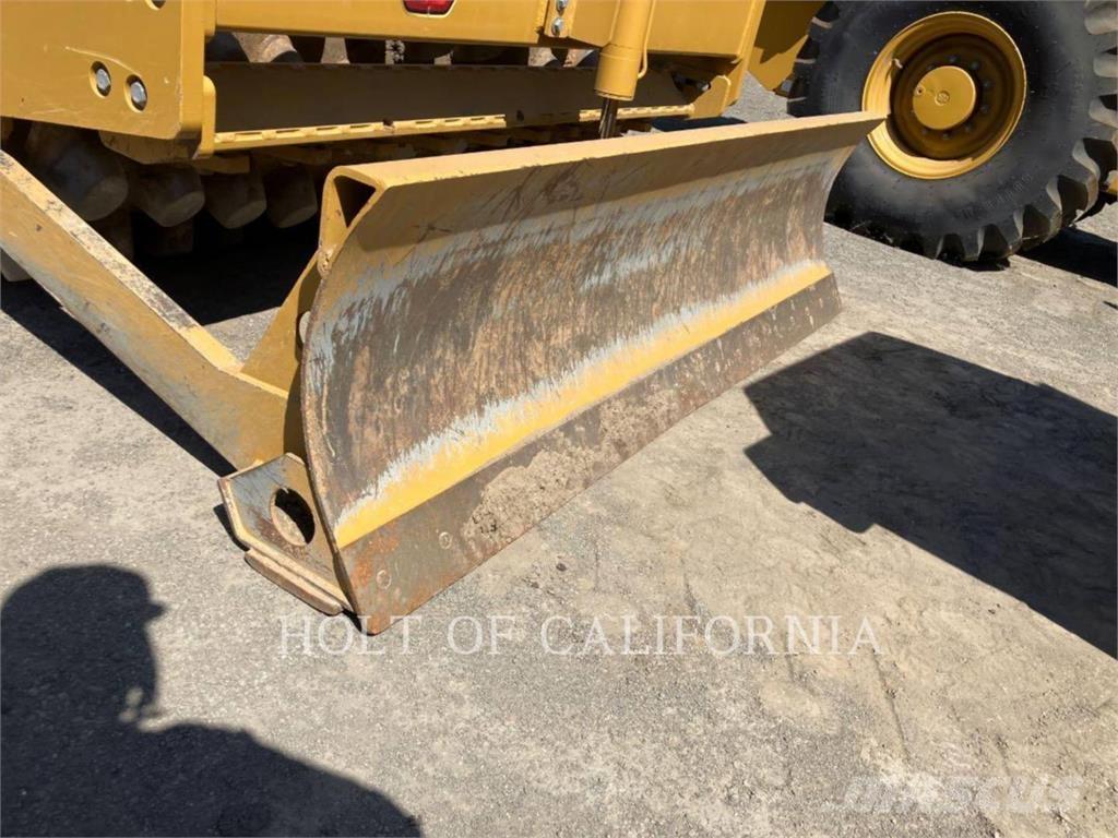 CAT CP56B Single drum rollers