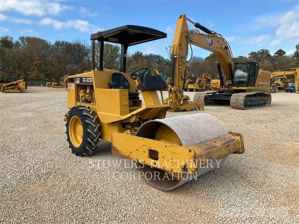 CAT CS-323C Soil compactors