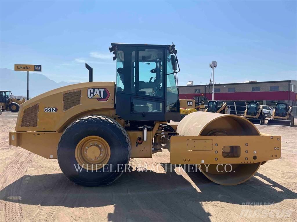 CAT CS12 Single drum rollers