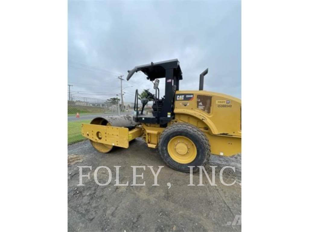 CAT CS44B Single drum rollers