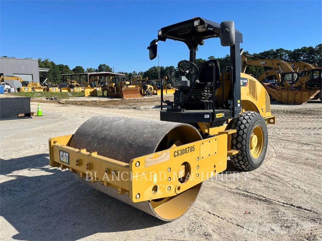 CAT CS44B Single drum rollers