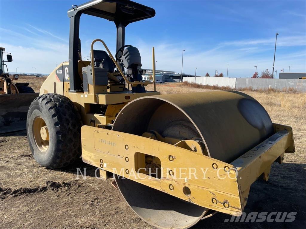 CAT CS54 Asphalt pavers