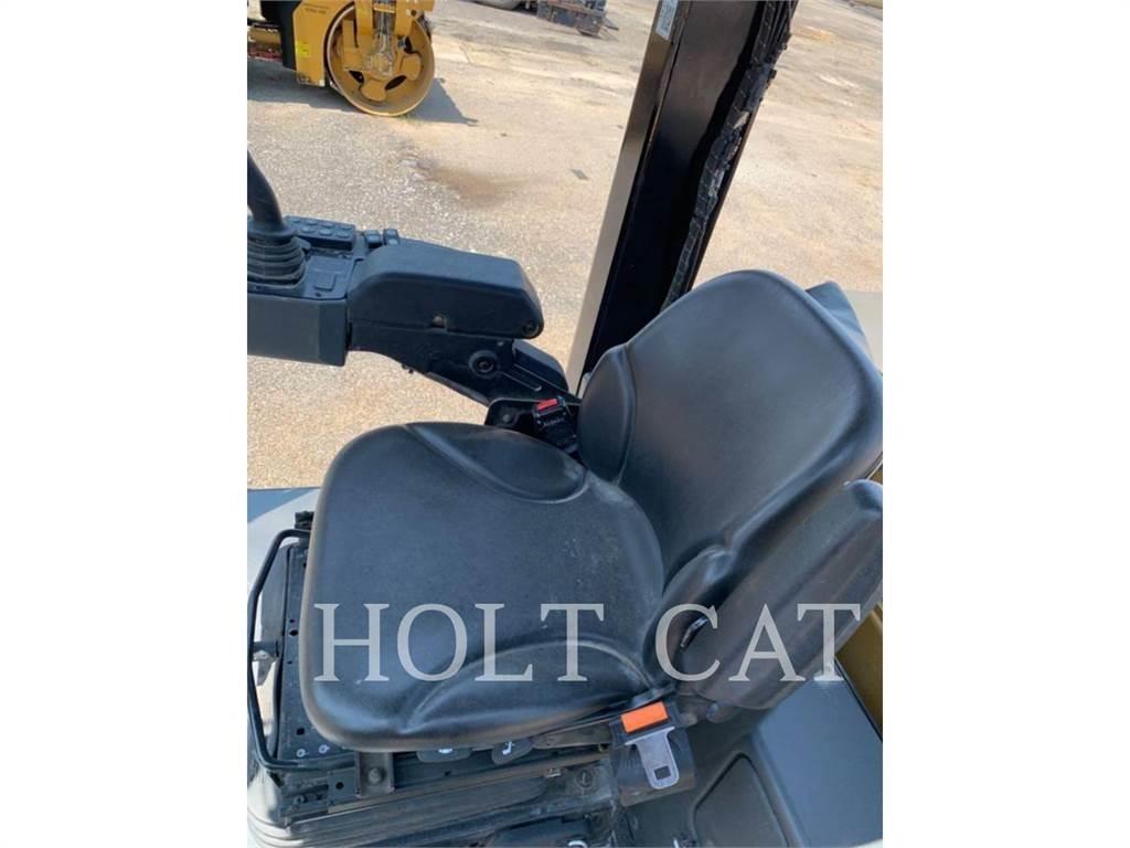 CAT CS64B Single drum rollers