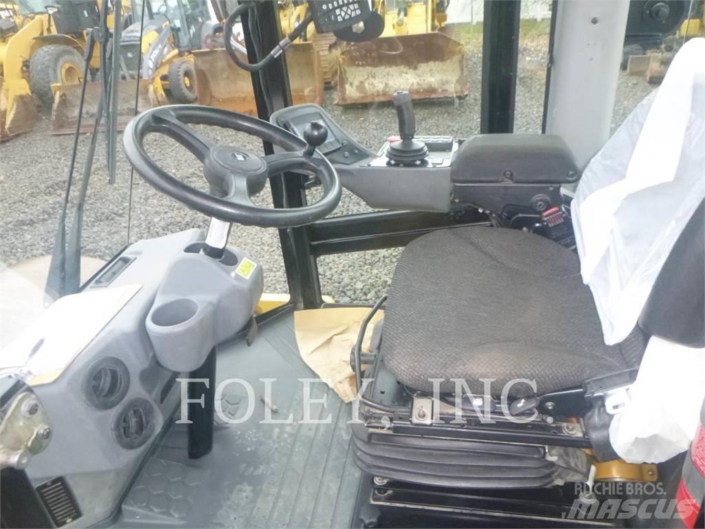 CAT CS68B Single drum rollers