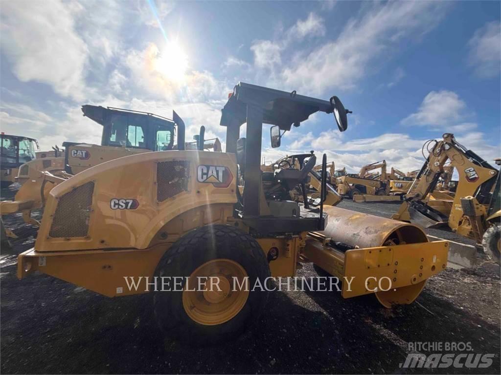 CAT CS7 Single drum rollers