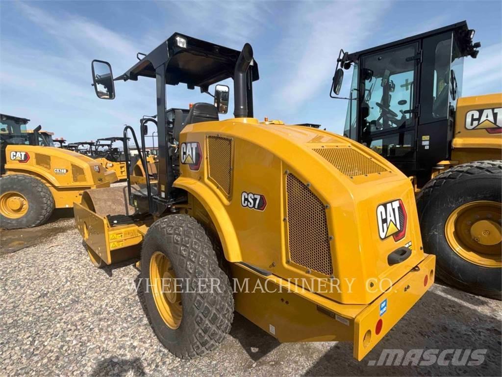 CAT CS7 Single drum rollers