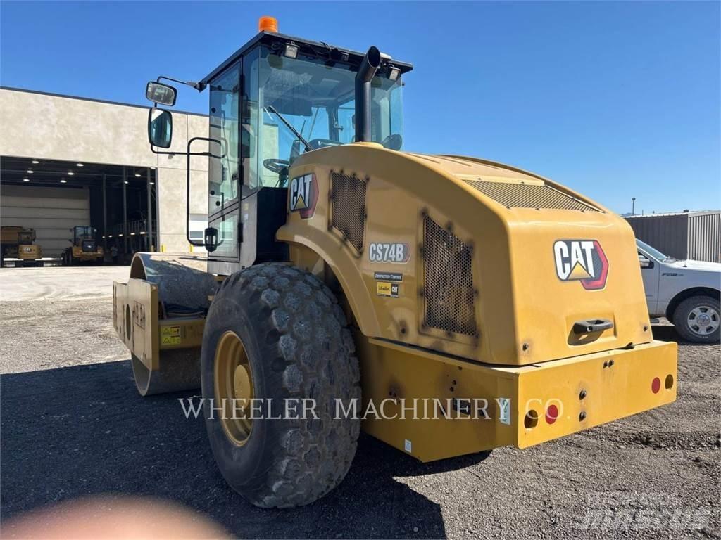 CAT CS74B Single drum rollers