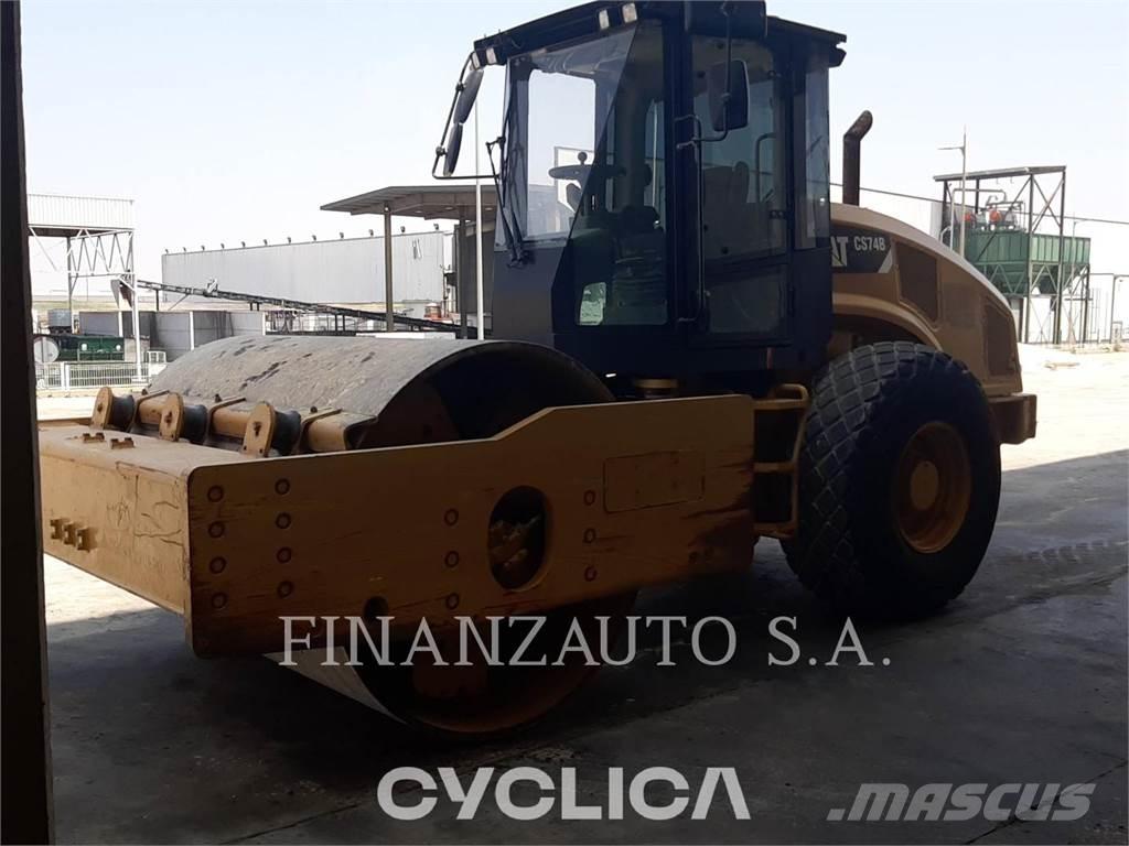 CAT CS74B Single drum rollers