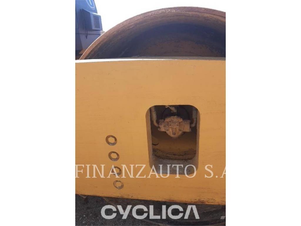 CAT CS76XTFV Single drum rollers